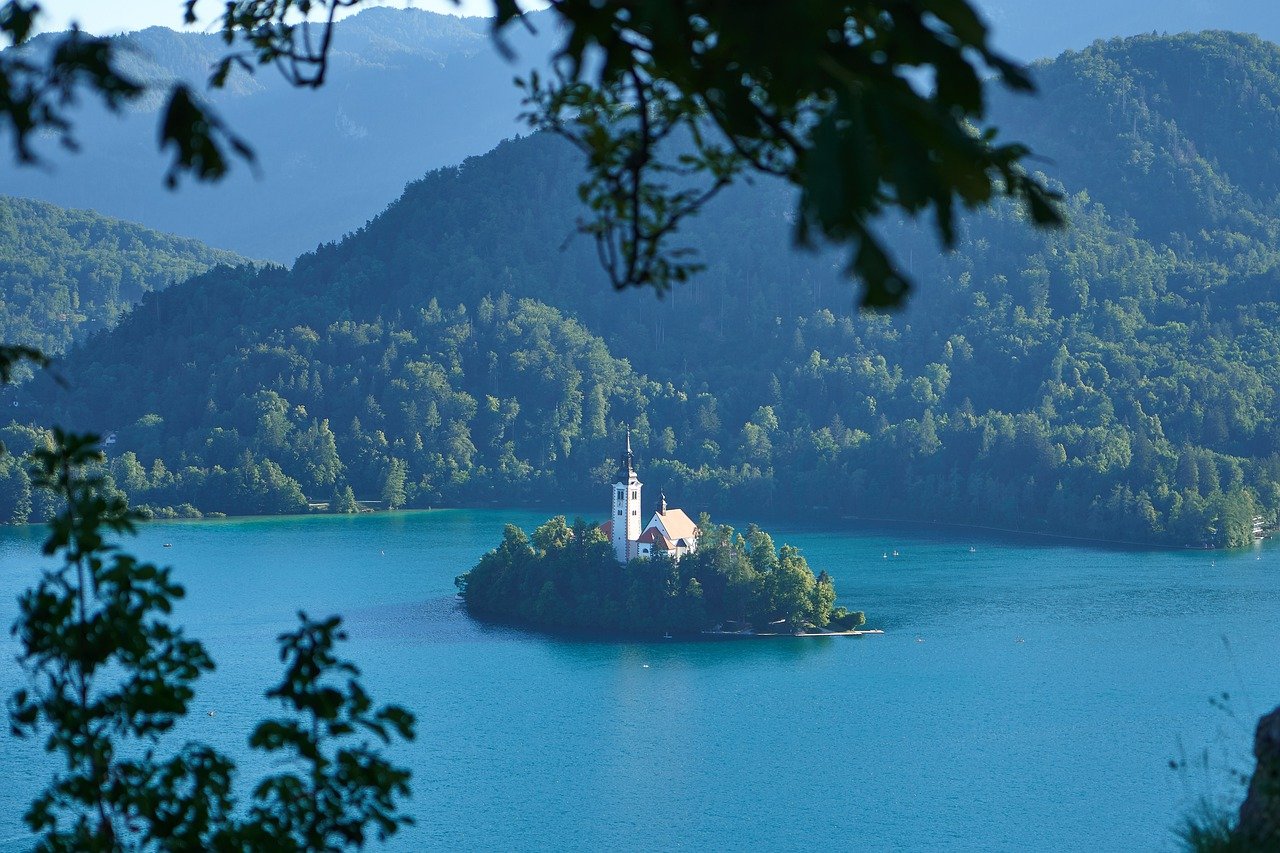 The Ultimate Guide to Sea Kayaking in the San Juan Islands